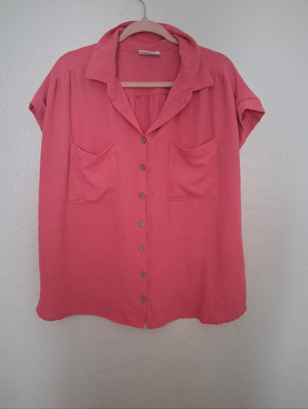 Women's Coral Button-Front Short Sleeve Shirt with Front Pockets